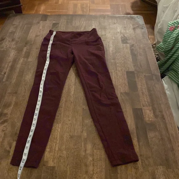 Athleta great stretchy yoga pants with great front and back pockets! - Picture 6 of 14